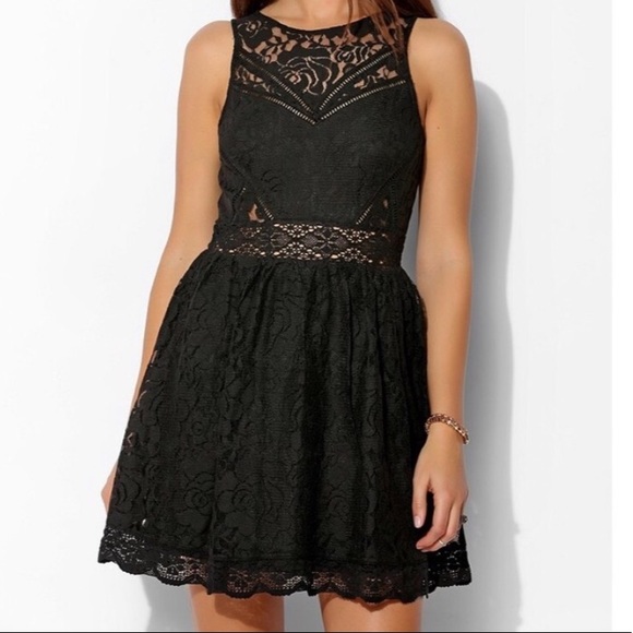 (Sold) UO Kimchi Blue Bella Fit & Flare Lace Dres - Picture 2 of 8